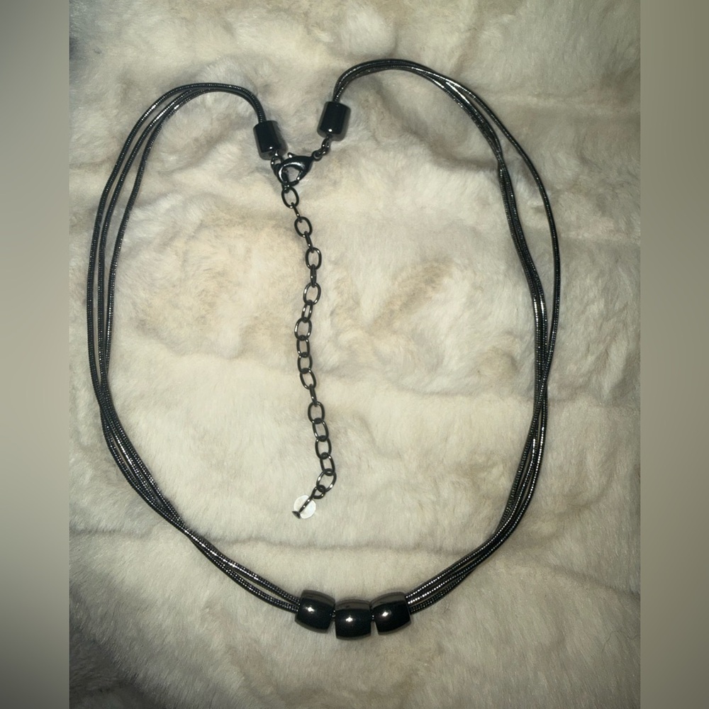 Source Unknown 3 Strand Sleek Black Necklace With… - image 7